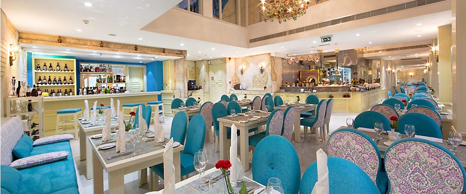 Al Khaleej Palace Hotel, a Wedding Venue with Outstanding Views of Dubai