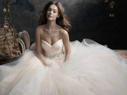 Vanila Bridal Shop - Wedding Dresses & Gowns in Dubai