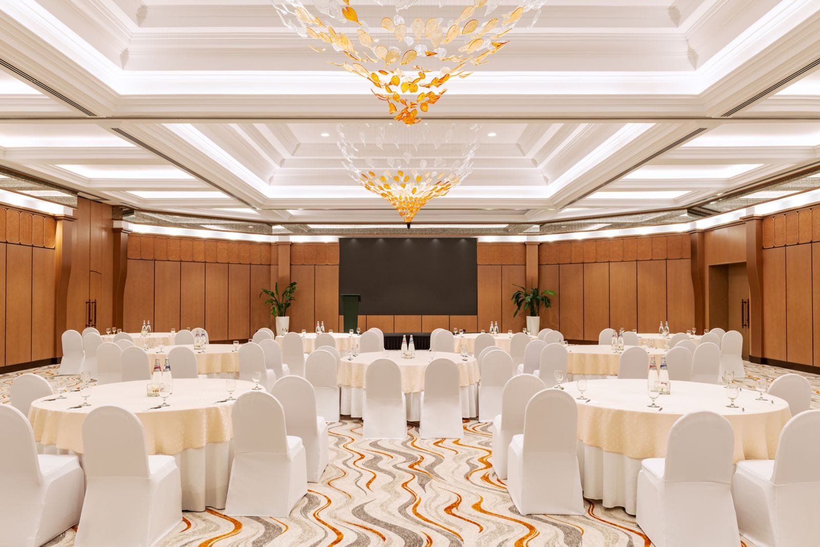 Celebrate Dream Wedding at Sheraton Jumeirah Beach Resort